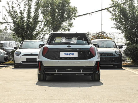 2025�� JOHN COOPER WORKS