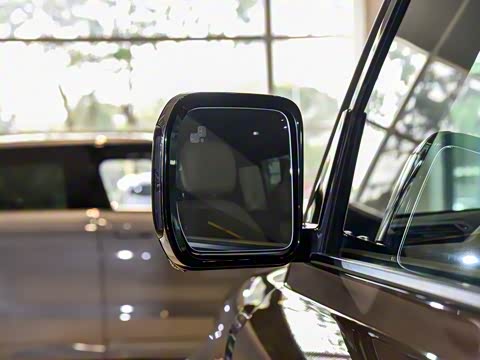 2025�� 110 3.0T P400 X-Dynamic HSE