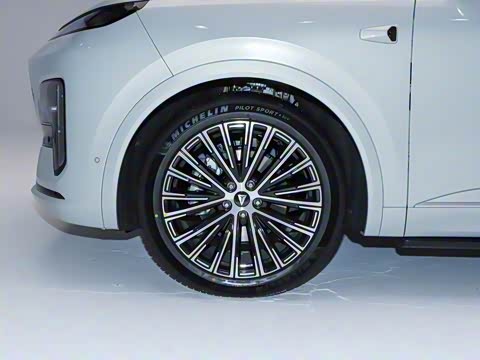 2025�� ����Ultra+ �߶���