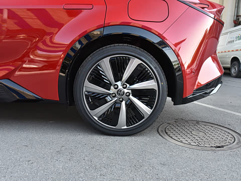 2025�� 550 PRO���а�