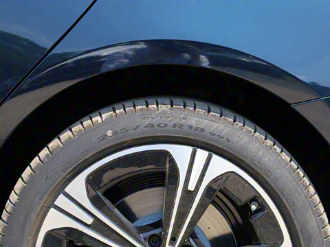 2025�� C 260 L 4MATIC �˶���