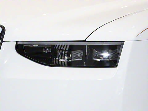 2025�� Black Badge