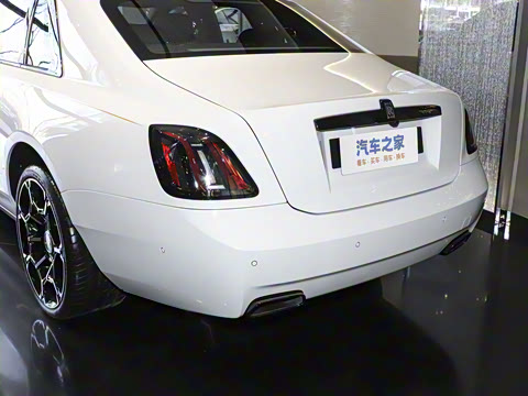 2025�� Black Badge