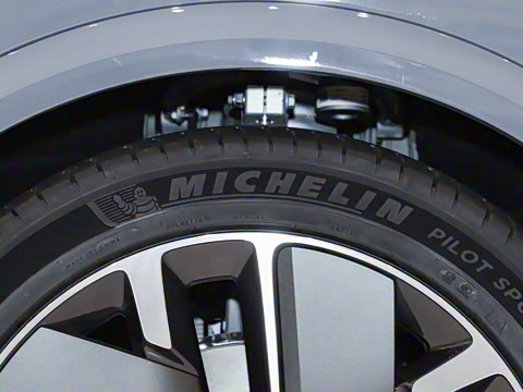 2025�� Ultra ���ܻ��°�