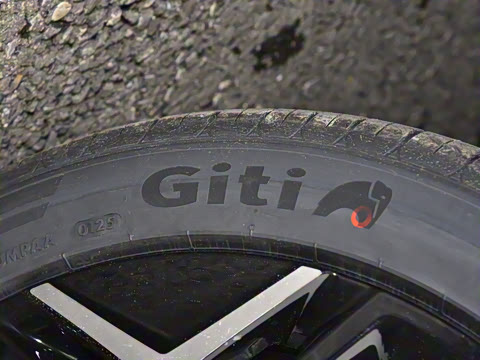 2025�� 230UltraǬ���Ǽ�ADS SE���̰�