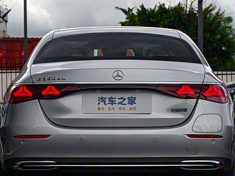 2024�� E 350 e L ���ʽ��϶����γ�