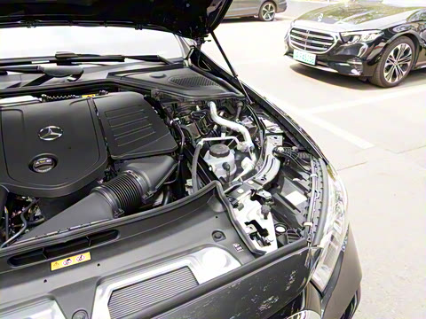 2025�� �Ŀ� E 300 ʱ�����˶���