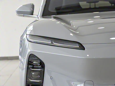 2025�� 75kWh Touring