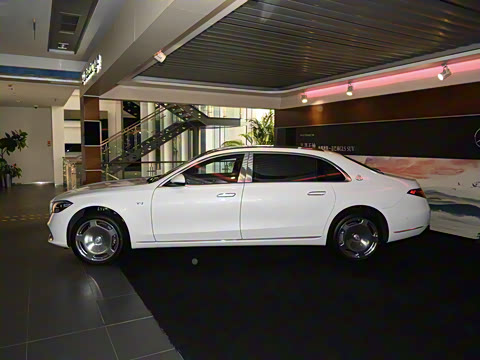 2024�� S 680 4MATIC