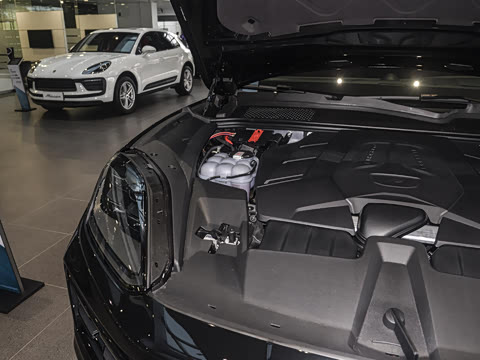 2025�� Cayenne 3.0T ���ΰ�