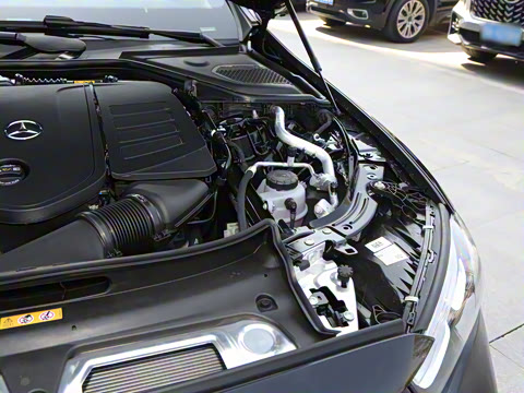 2025�� �Ŀ� E 300 L ʱ���˶���