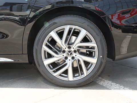 2025�� �Ŀ� E 300 L ʱ���˶���