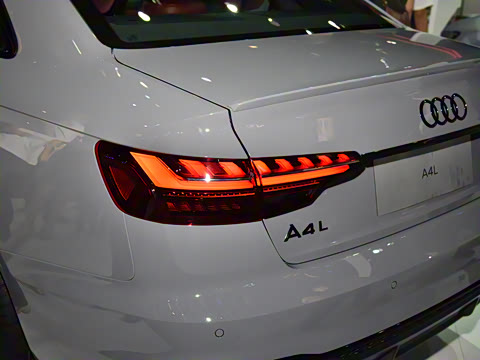 2025�� 200���������� 40 TFSI ���������� B&O ��ҹ��