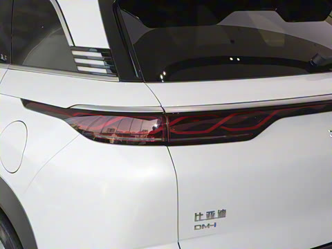 2024�� ��ҫ�� DM-i 205KM �콢��