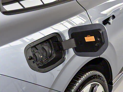 2025�� 636Max���Ȱ� 5��