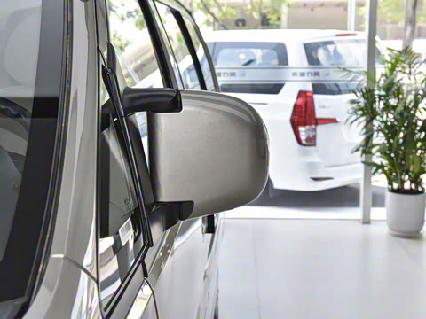 2024�� M5 1.6L ������7��CNG