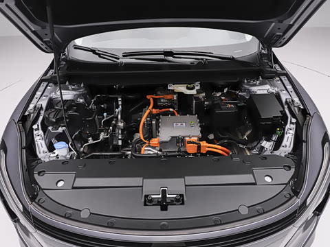 2025�� 610km PLUS