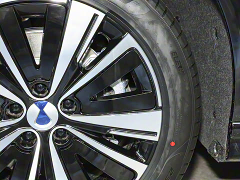 2025�� 702 �Ǽ�˫�������ٰ�