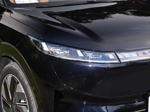 2025�� 210Ultra���̰� 5��