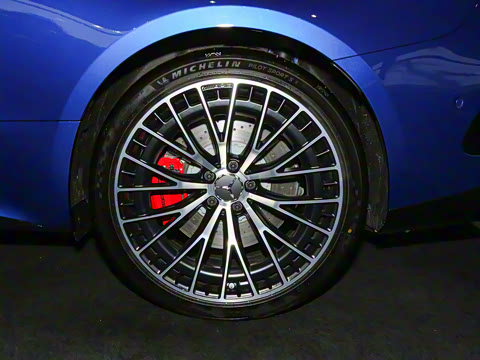 2024�� AMG CLE 53 4MATIC+ ���ܳ�