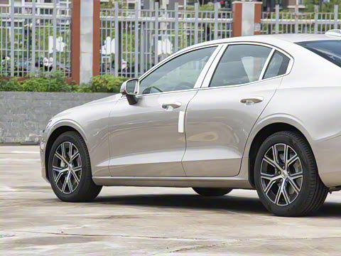 2025�� B4 ���ݺ�����