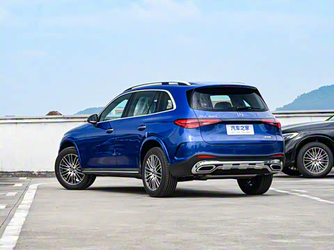 2025�� GLC 300 L 4MATIC ������ 7��