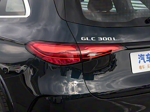 2025�� GLC 300 L 4MATIC ������ 5��