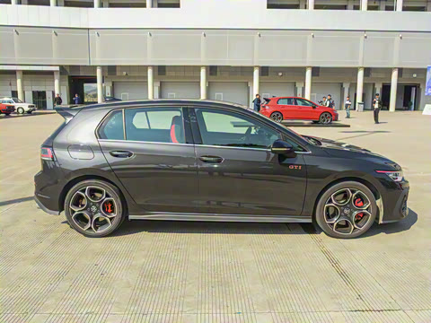 2025�� 380TSI DSG GTI