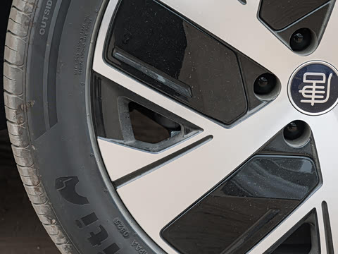 2025�� DM 215KM�����״��콢��