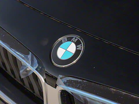 2025�� 225i M�˶���ҹ��װ