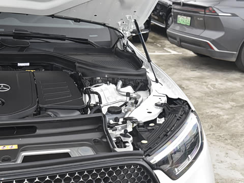 2025�� �Ŀ� GLC 300 4MATIC ����SUV