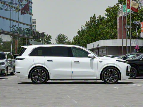 2025�� Ultra ���ܻ��°�