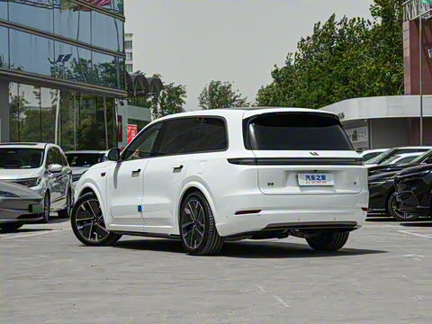 2025�� Ultra ���ܻ��°�