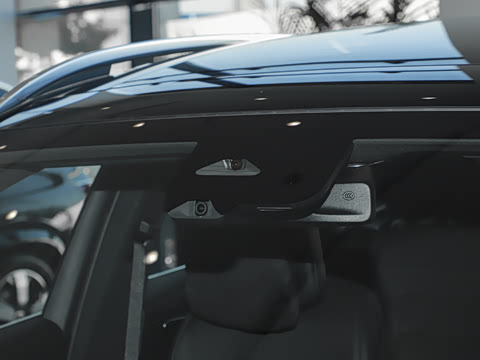 2025�� GLC 300 L 4MATIC ������ 5��