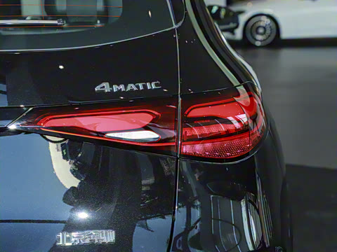 2025�� GLC 300 L 4MATIC ������ 5��