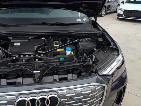 2024�� 40 e-tron ������