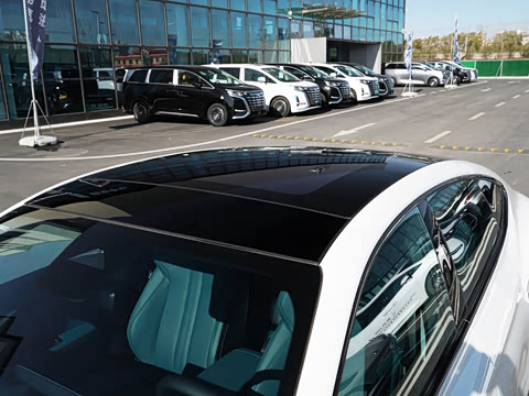 2025�� 1.5T 300 DCT���Ű�