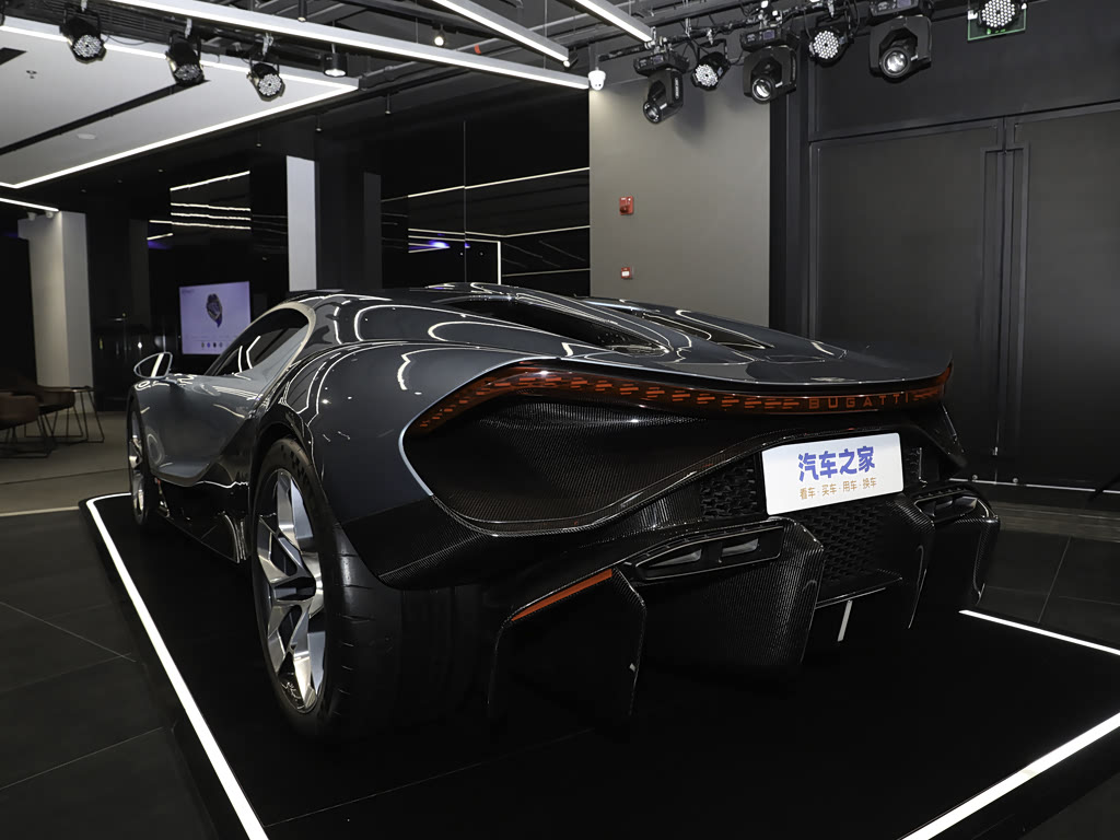 Bugatti Tourbillon, Купе: фото поколения