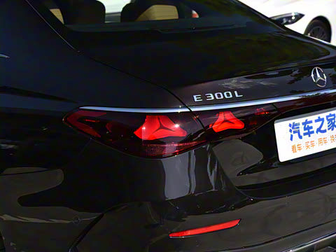 2025�� E 300 L ʱ���˶���