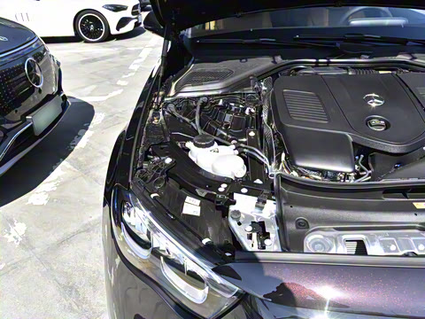 2025�� E 300 L ʱ���˶���