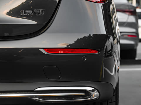 2024�� E 350 e L ���ʽ��϶����γ�