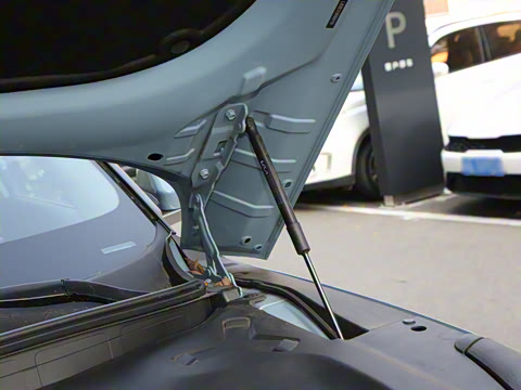 2025�� 630 Wave AWD