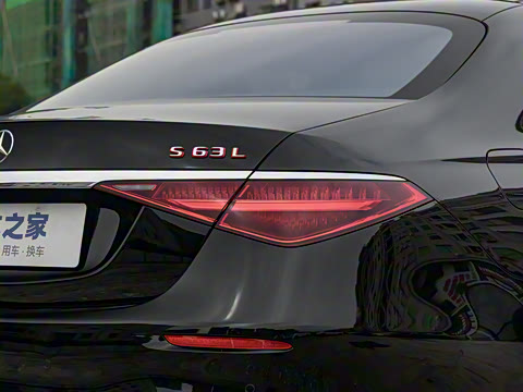 2025�� AMG S 63 L E Performance