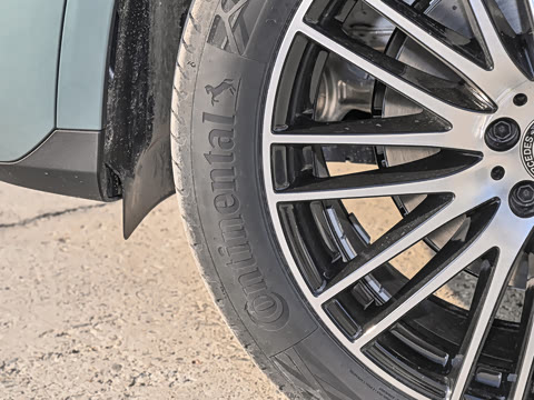 2025�� GLC 300 L 4MATIC ������ 5��