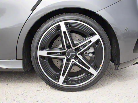 2025�� AMG A 35 4MATIC