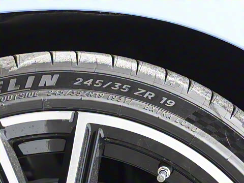 2025�� M240i xDrive