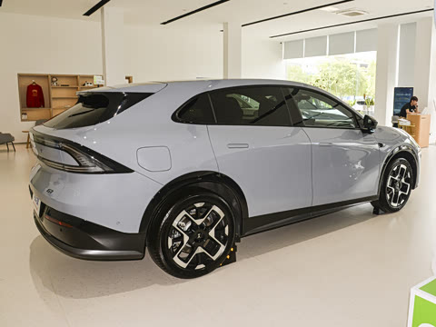 2025�� 702 �������� Max