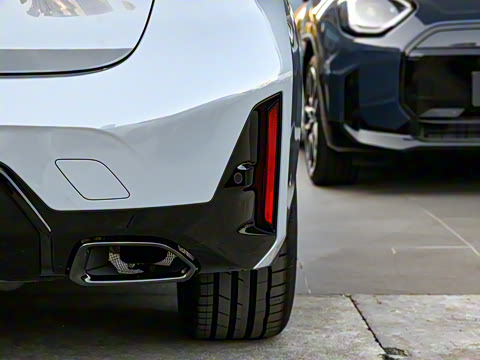 2025�� 330Li ������ M�˶���ҹ��װ