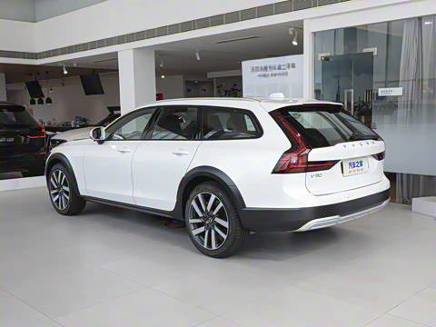 2025�� Cross Country B5 AWD �����