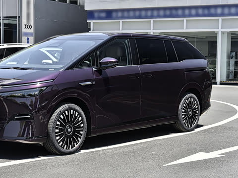 2025�� 740�������� Max